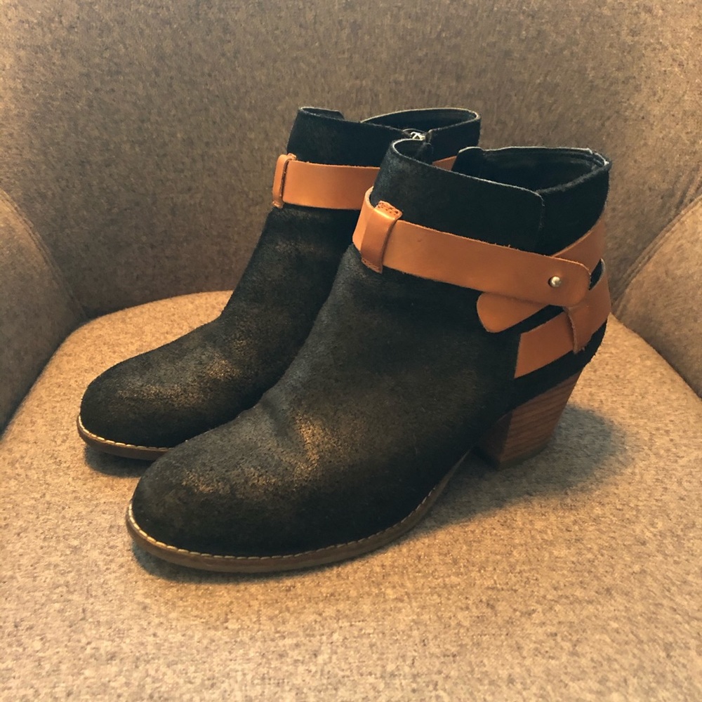 Dolce Vita booties- Black and Tan, Like New
